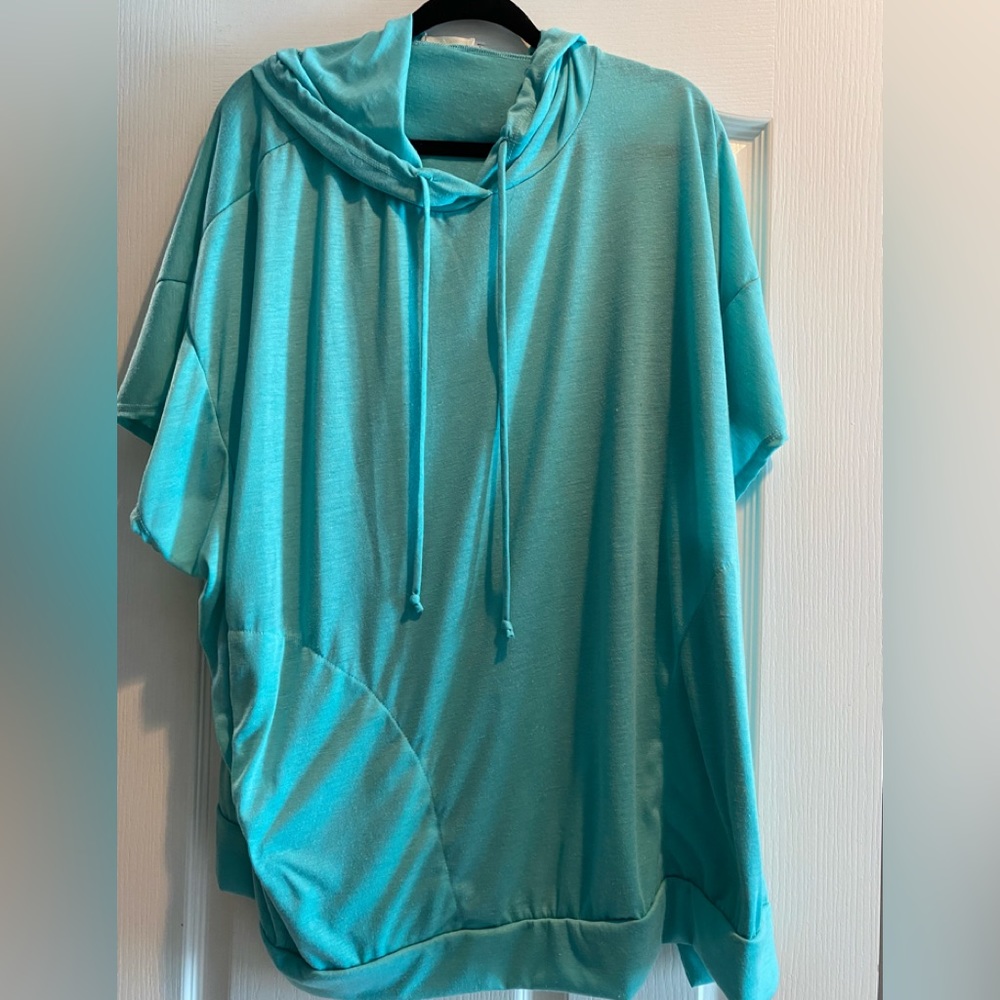 NWOT women's teal lathe tunic hoodie with pockets